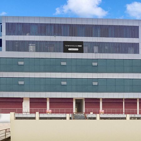 Super Townhouse Oak Sarusajai Stadium Dispur Exterior foto