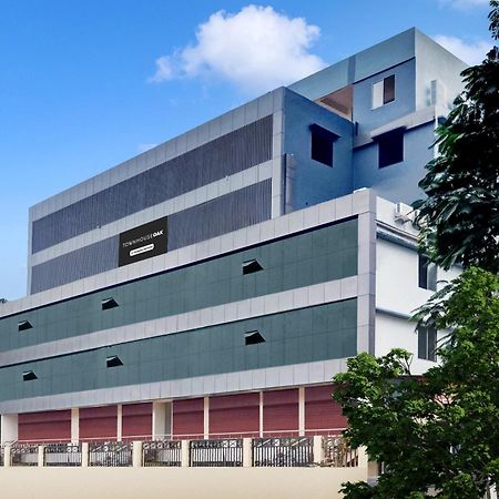 Super Townhouse Oak Sarusajai Stadium Dispur Exterior foto